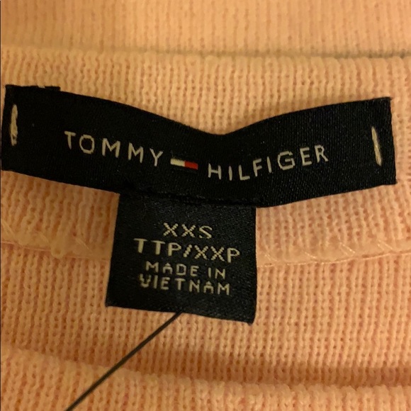 Really cute Tommy Hilfiger long sleeved ๐ - Picture 2 of 7
